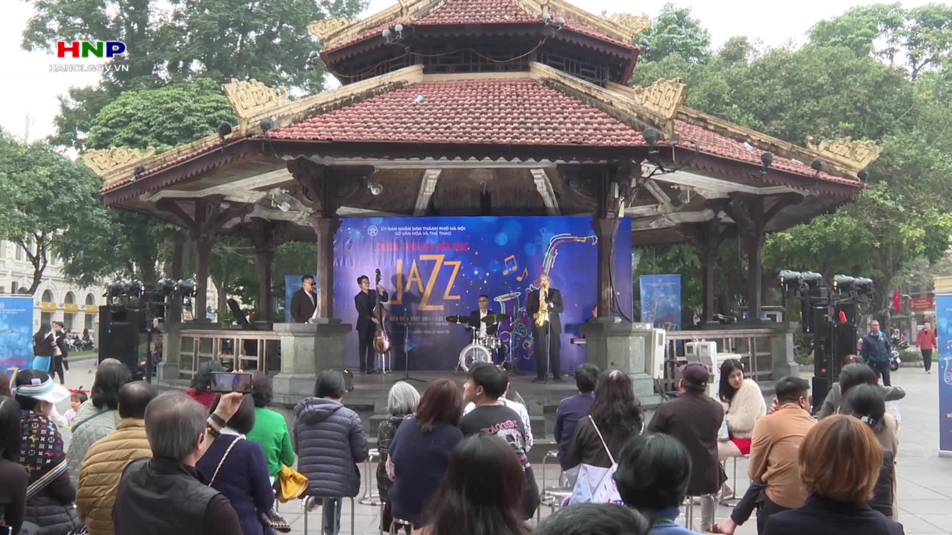 Chào đón năm mới với âm nhạc cuối tuần tại Hồ Gươm