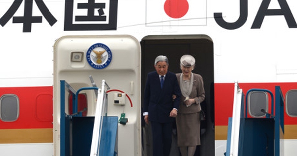 Japanese royal family visits HN in photos