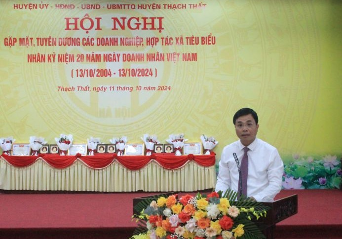 Huyện Thạch Thất: Khen thưởng 26 doanh nghiệp, hợp tác xã tiêu biểu- Ảnh 2.