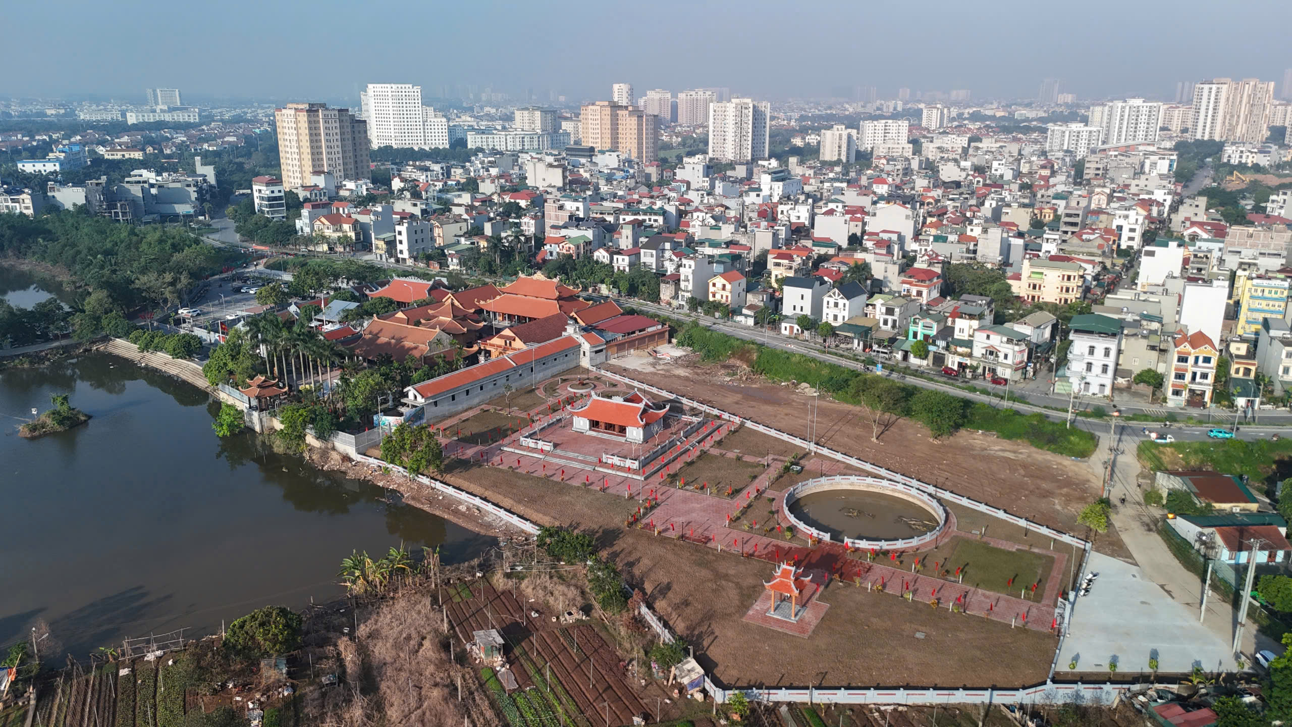 Chiêm ngưỡng di tích kiến trúc nghệ thuật vừa được tôn tạo, gắn biển chào mừng 70 năm Ngày Giải phóng Thủ đô- Ảnh 5.