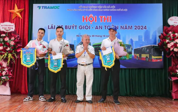 Lái xe tranh tài trong Hội thi “Lái xe buýt giỏi, an toàn năm 2024”- Ảnh 5.