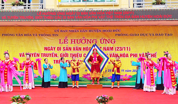 Hoài Đức đẩy mạnh các hoạt động biểu diễn, truyền dạy di sản văn hoá phi vật thể tiêu biểu- Ảnh 1.