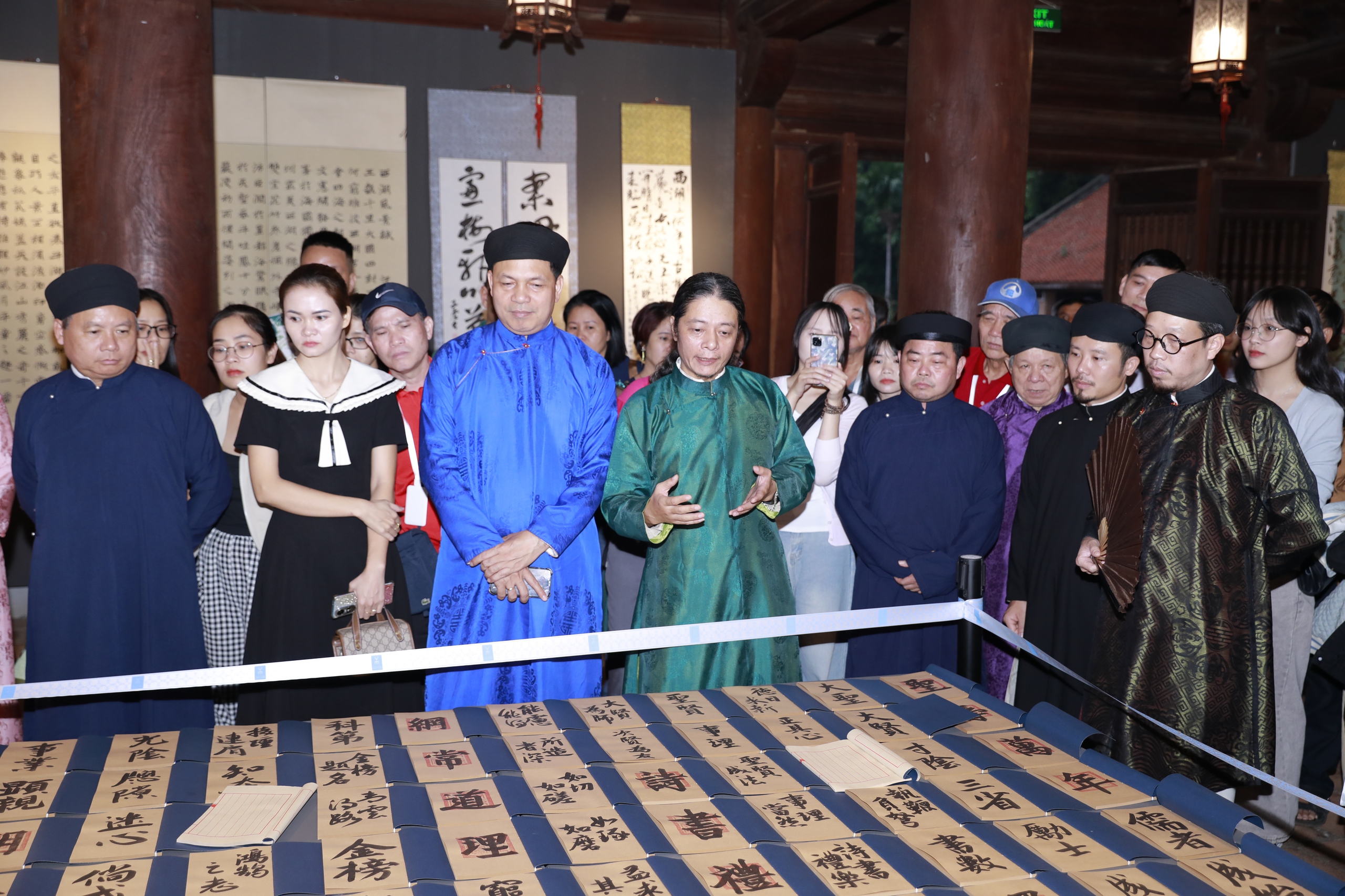 Calligraphic artworks display honors Thang Long-Hanoi cultural quintessence- Ảnh 3. Calligraphic artworks display honors Thang Long-Hanoi cultural quintessence- Ảnh 3.