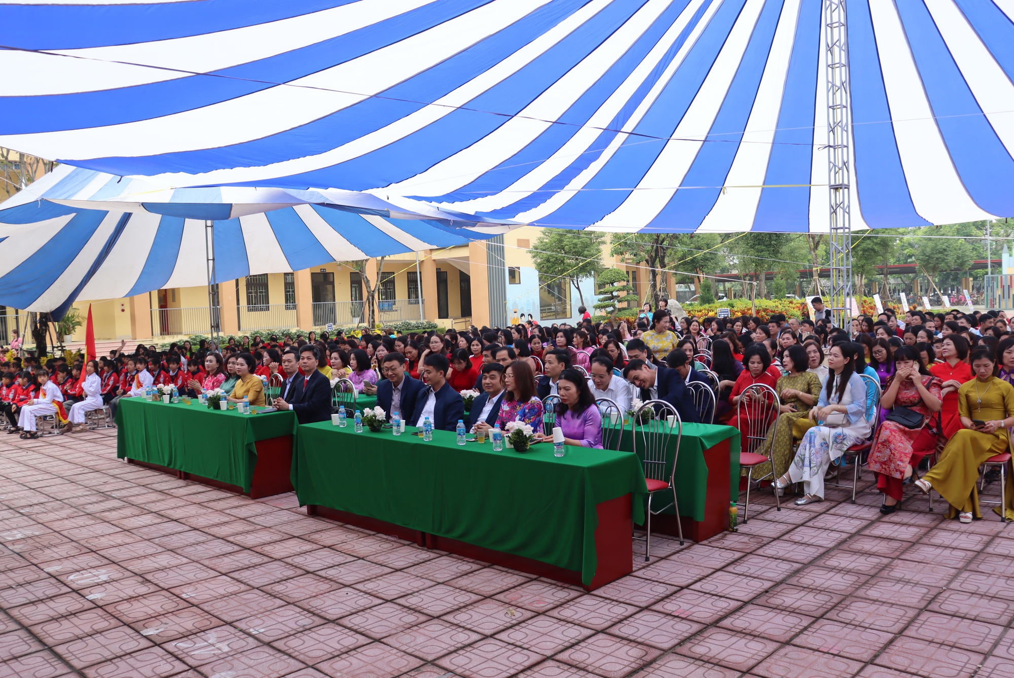 Huyện Phú Xuyên phát động phong trào thi đua “Xây dựng Trường học hạnh phúc”- Ảnh 2.