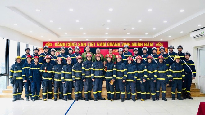 Hà Nội ra mắt 2 Tổ Cảnh sát phòng cháy, chữa cháy và cứu nạn, cứu hộ đặc biệt tinh nhuệ- Ảnh 2.