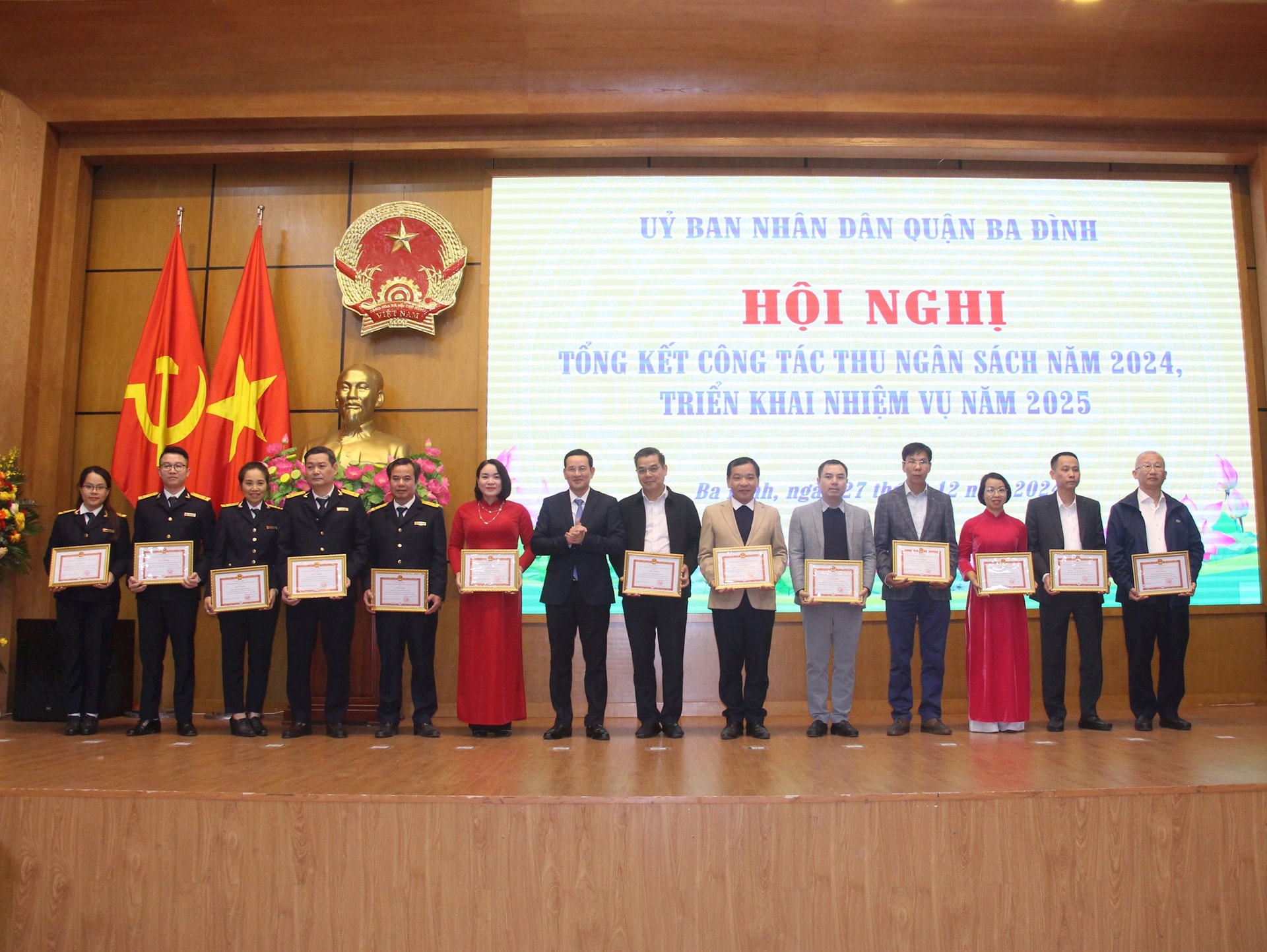 Năm 2024, quận Ba Đình đã hoàn thành và vượt chỉ tiêu thu ngân sách được giao- Ảnh 2.
