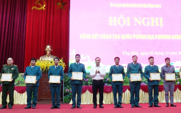 Các tập thể, cá nhân được khen thưởng tại Hội nghị