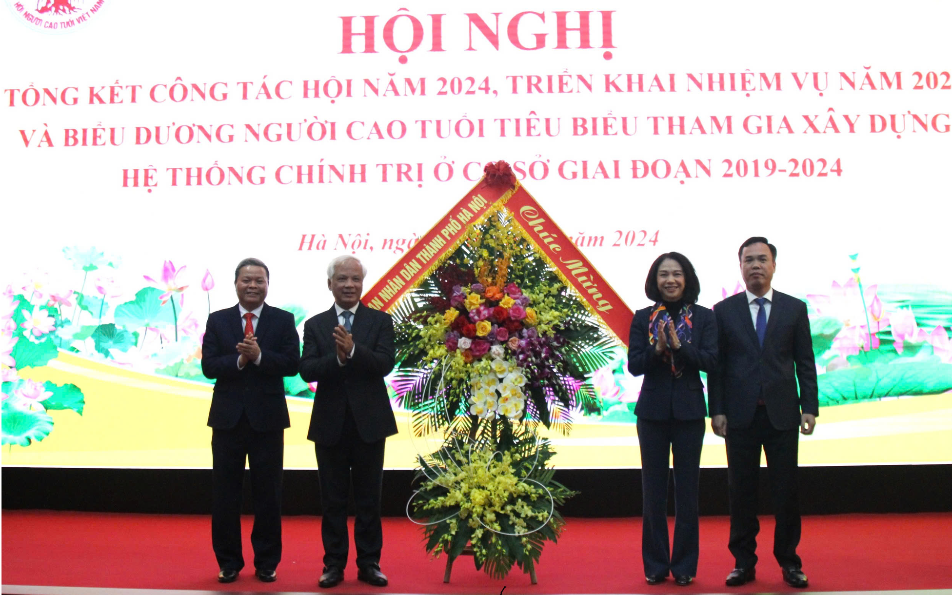Lãnh đạo thành phố Hà Nội chúc mừng Hội Người cao tuổi thành phố Hà Nội