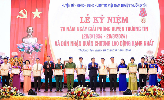 Huyện Thường Tín kỷ niệm 70 năm Ngày Giải phóng và đón nhận Huân chương lao động Hạng Nhất- Ảnh 4.