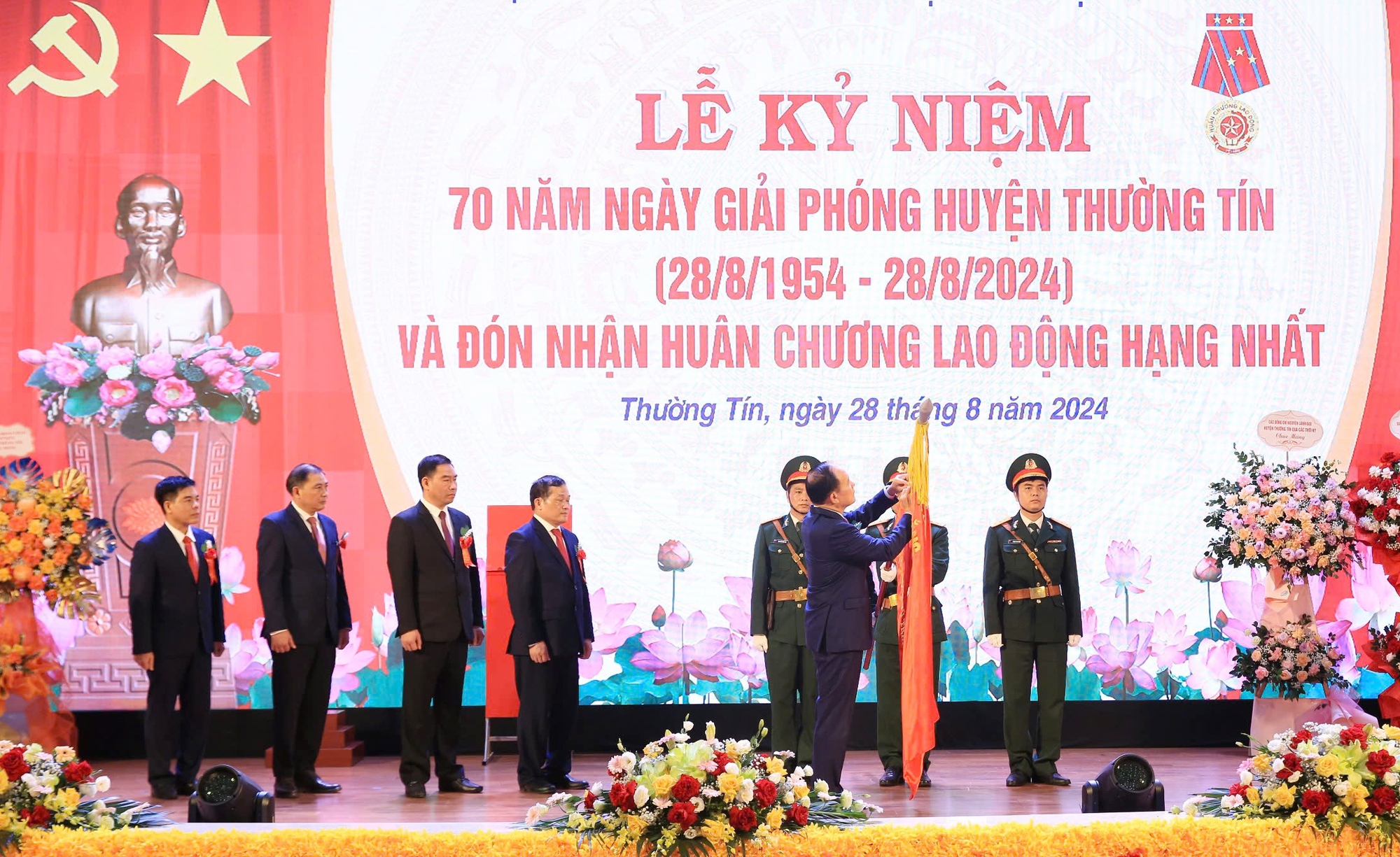 Huyện Thường Tín kỷ niệm 70 năm Ngày Giải phóng và đón nhận Huân chương lao động Hạng Nhất- Ảnh 3.