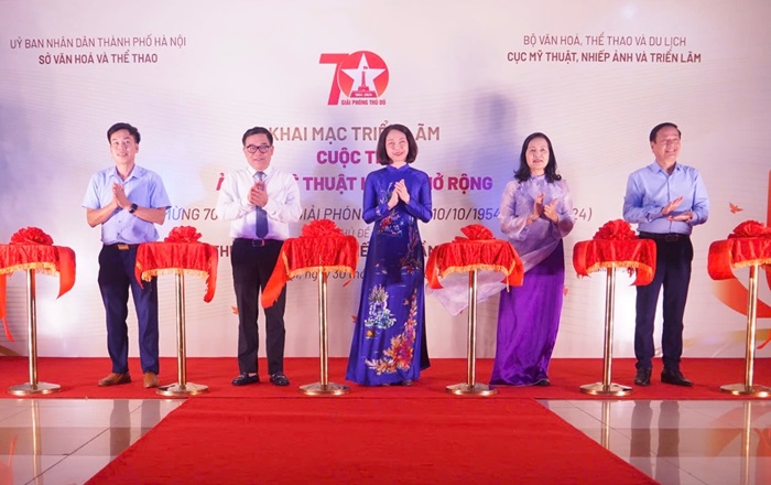 Khai mạc Triển lãm Ảnh nghệ thuật Hà Nội mở rộng chào mừng 70 năm Ngày Giải phóng Thủ đô- Ảnh 1.