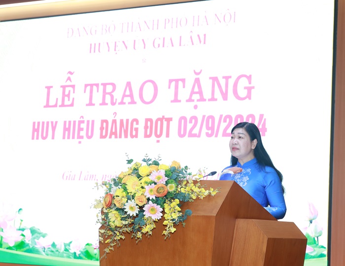 Huyện ủy Gia Lâm: Trao Huy hiệu Đảng tặng 257 đảng viên dịp 2/9- Ảnh 3.