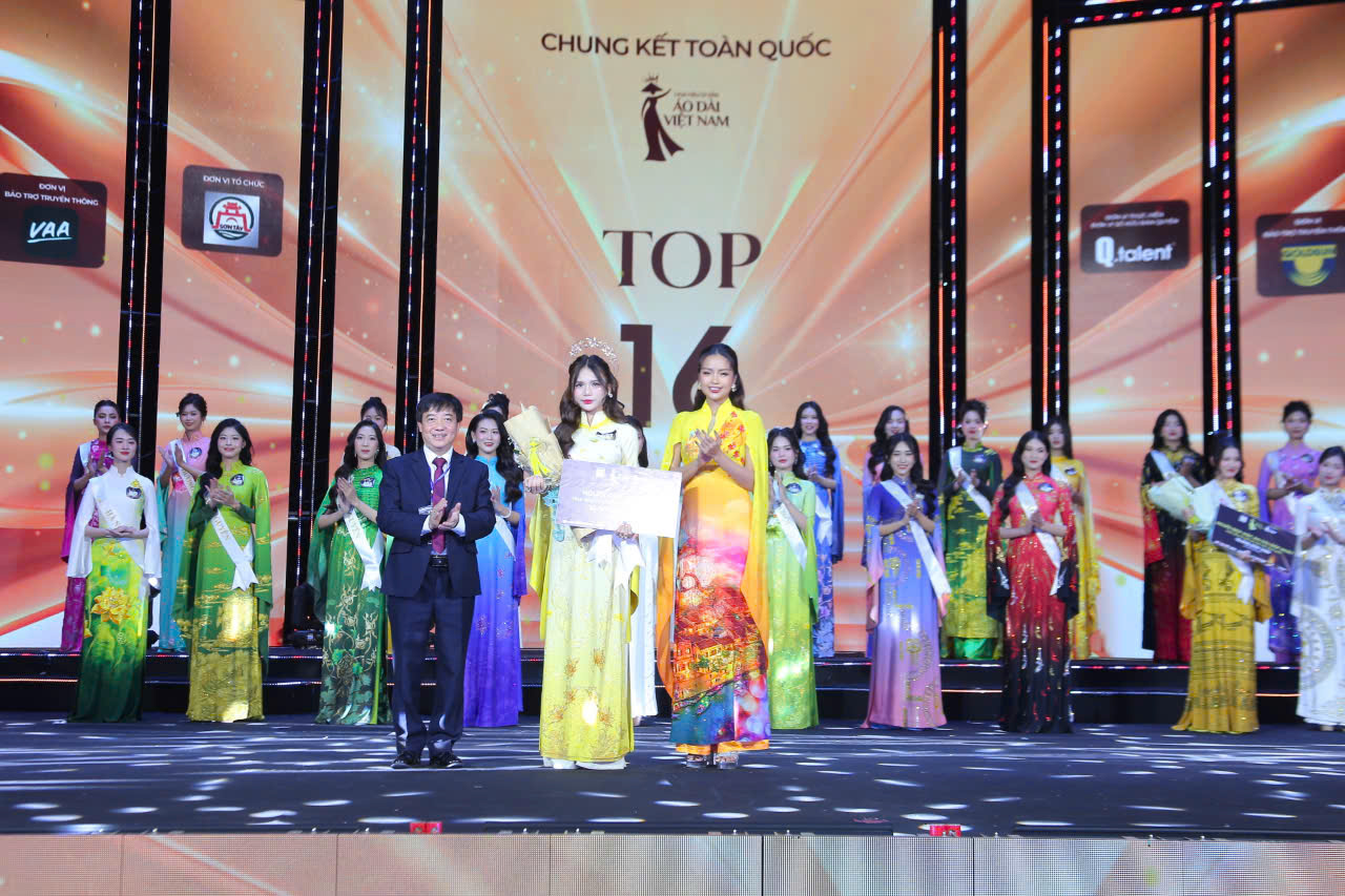 Ấn tượng đêm Chung kết Hoa hậu Di sản Áo dài Việt Nam tại Thị xã Sơn Tây- Ảnh 7.