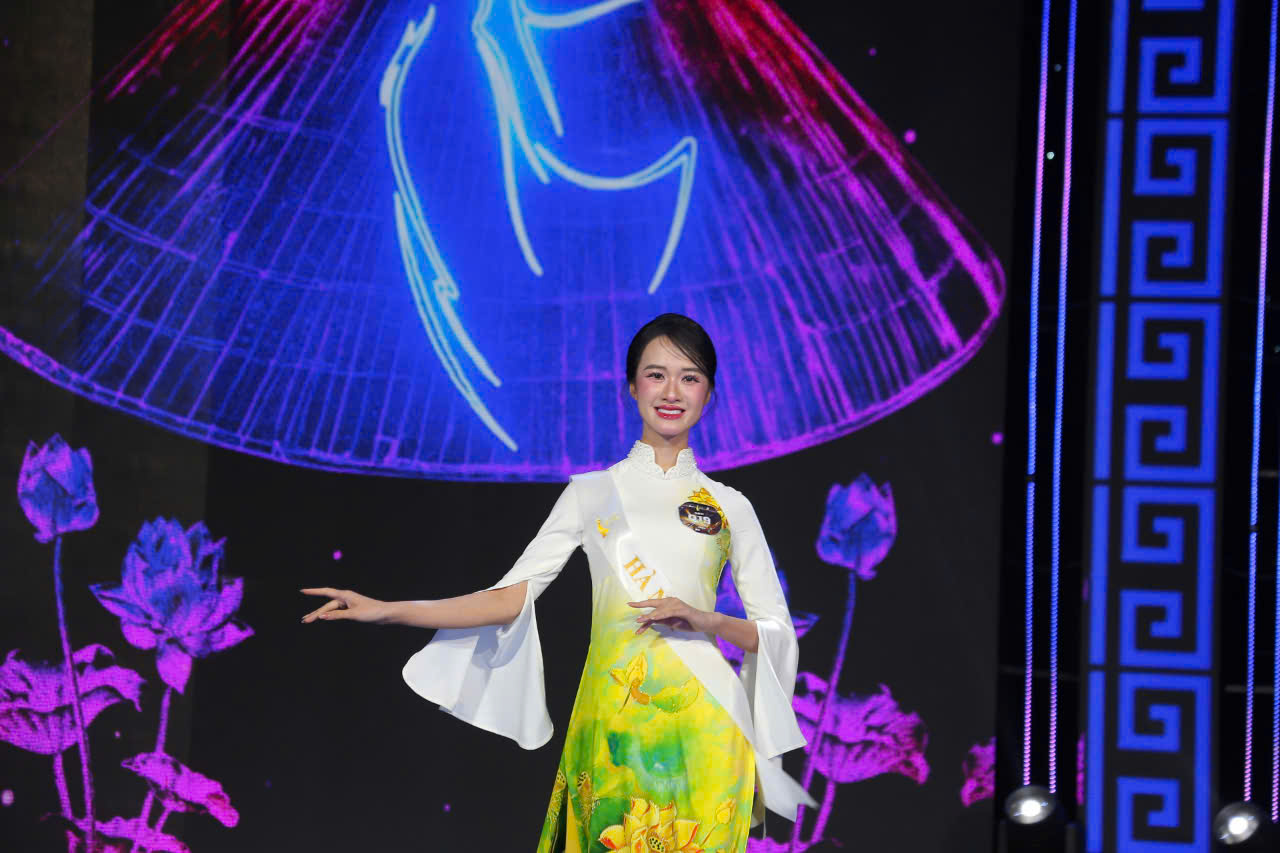 Ấn tượng đêm Chung kết Hoa hậu Di sản Áo dài Việt Nam tại Thị xã Sơn Tây- Ảnh 8.