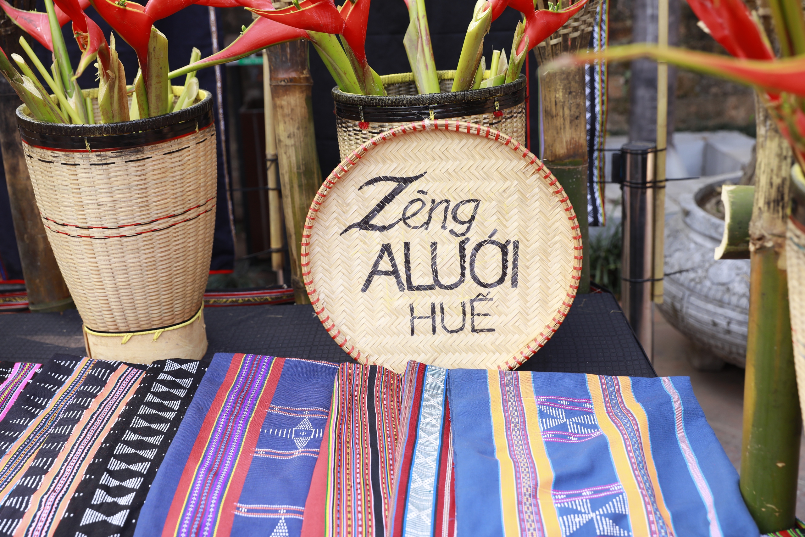 Đến Văn Miếu - Quốc Tử Giám đón "Quà tặng của nhân gian"- Ảnh 7.