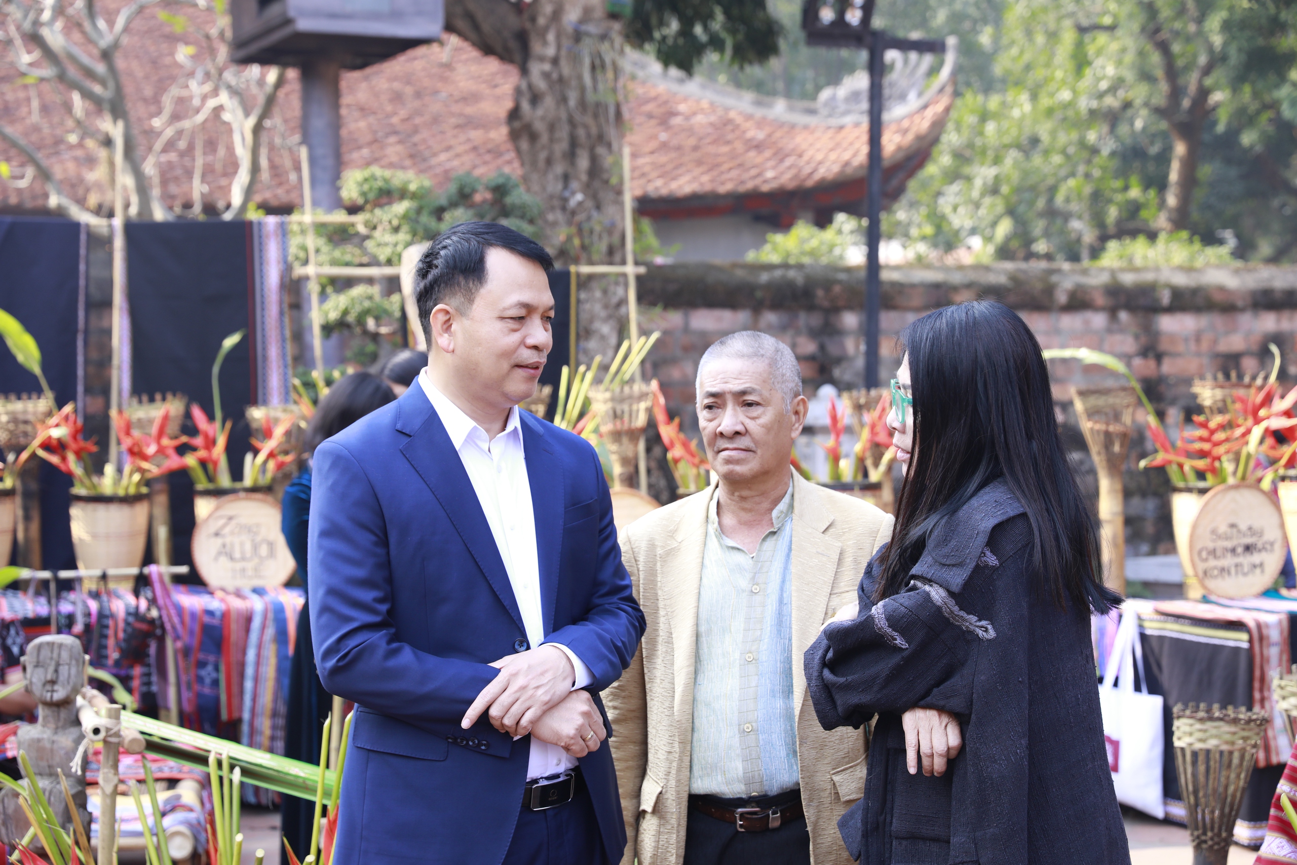Đến Văn Miếu - Quốc Tử Giám đón "Quà tặng của nhân gian"- Ảnh 14.