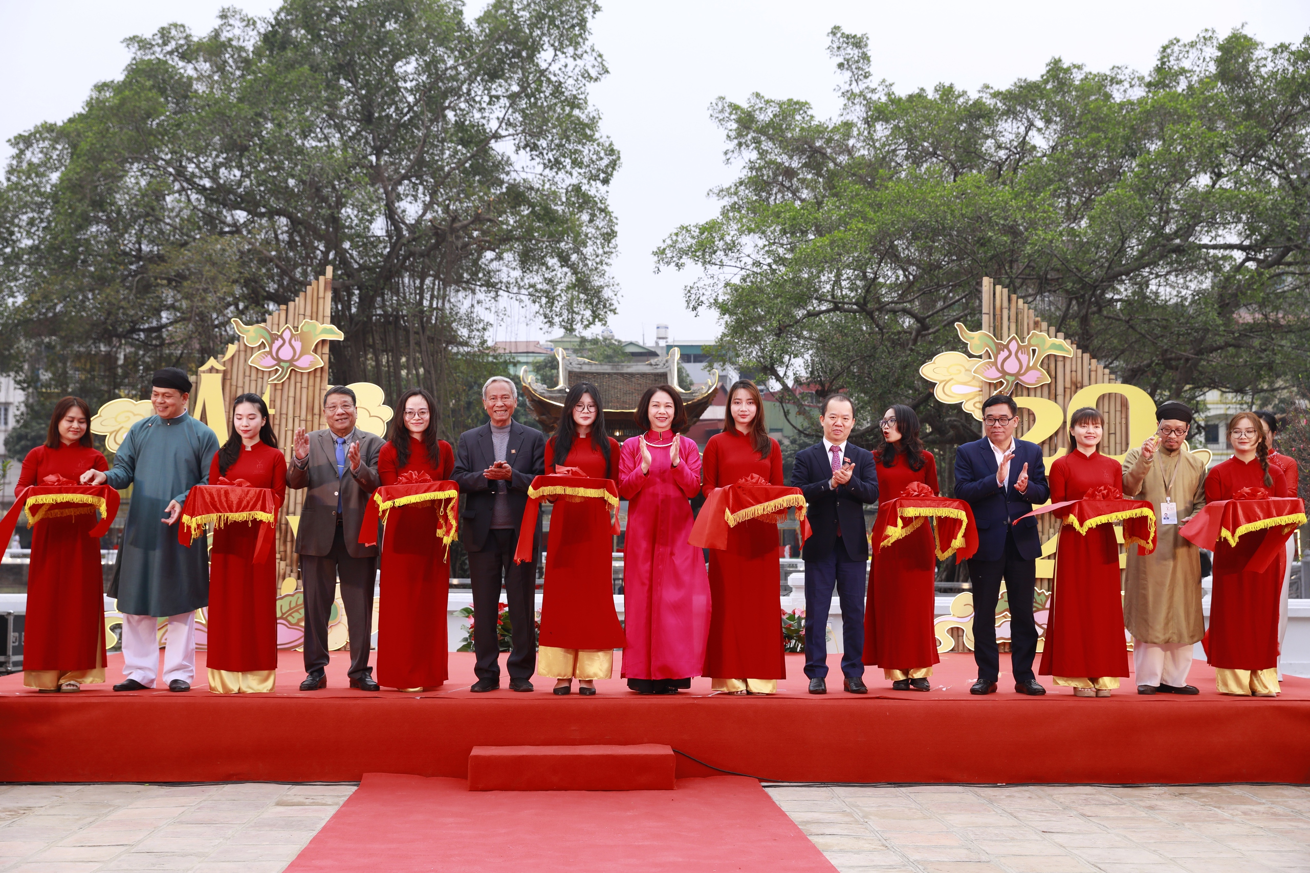 Khai mạc Hội chữ Xuân Ất Tỵ 2025 tại di tích Văn Miếu - Quốc Tử Giám- Ảnh 6.