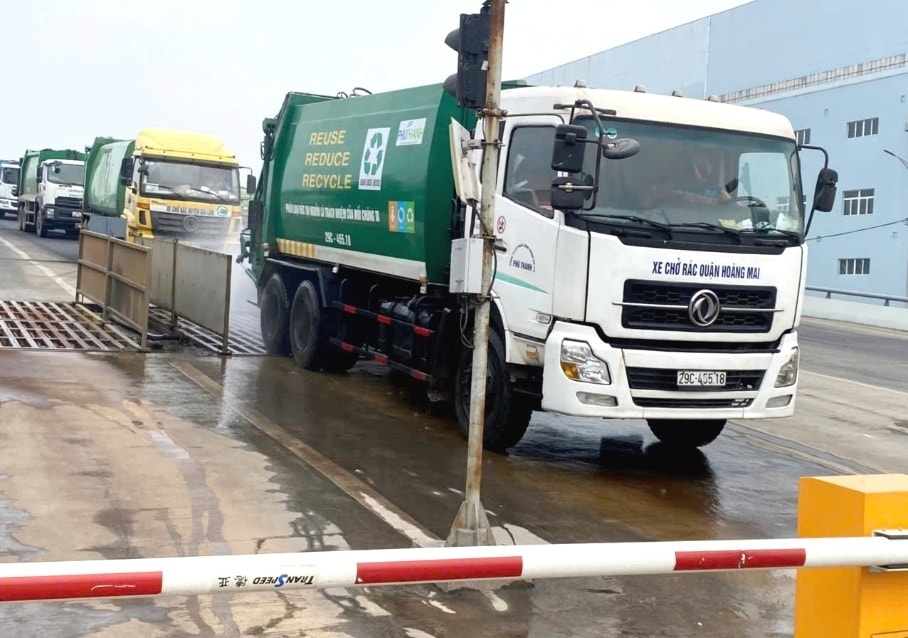 Để phố phường “Sáng - xanh - sạch - đẹp” dịp Tết- Ảnh 2.