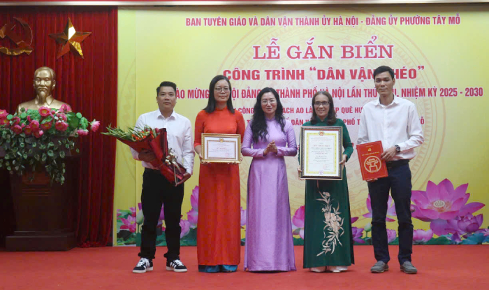 Gắn biển các công trình “Dân vận khéo” tiêu biểu trên địa bàn phường Yên Hòa và Tây Mỗ- Ảnh 4.