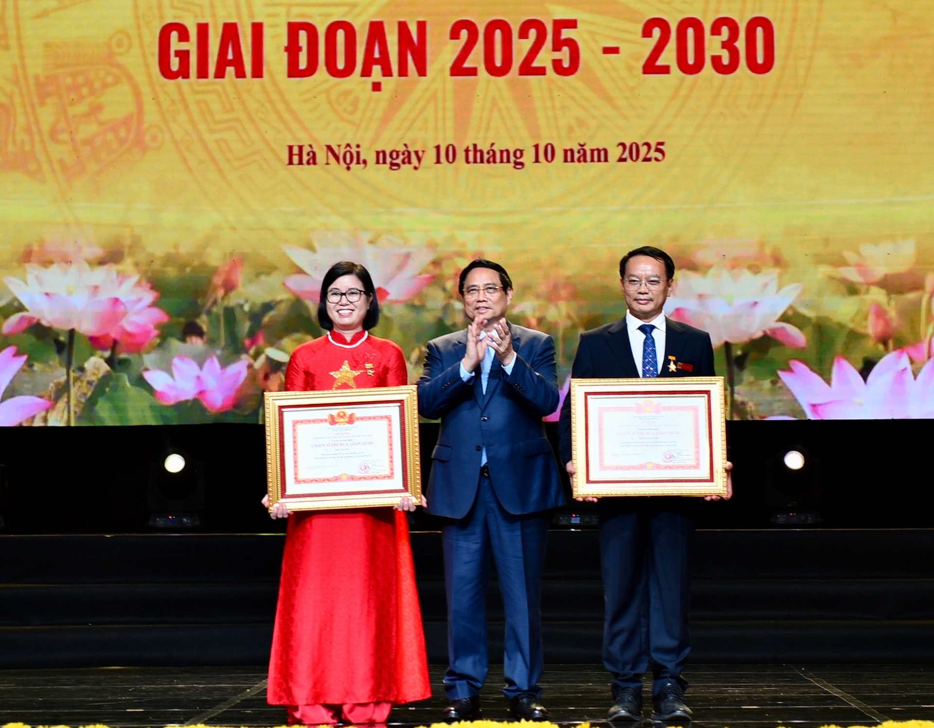 Đại hội Thi đua yêu nước thành phố Hà Nội: Tôn vinh những tấm gương tiêu biểu- Ảnh 7.