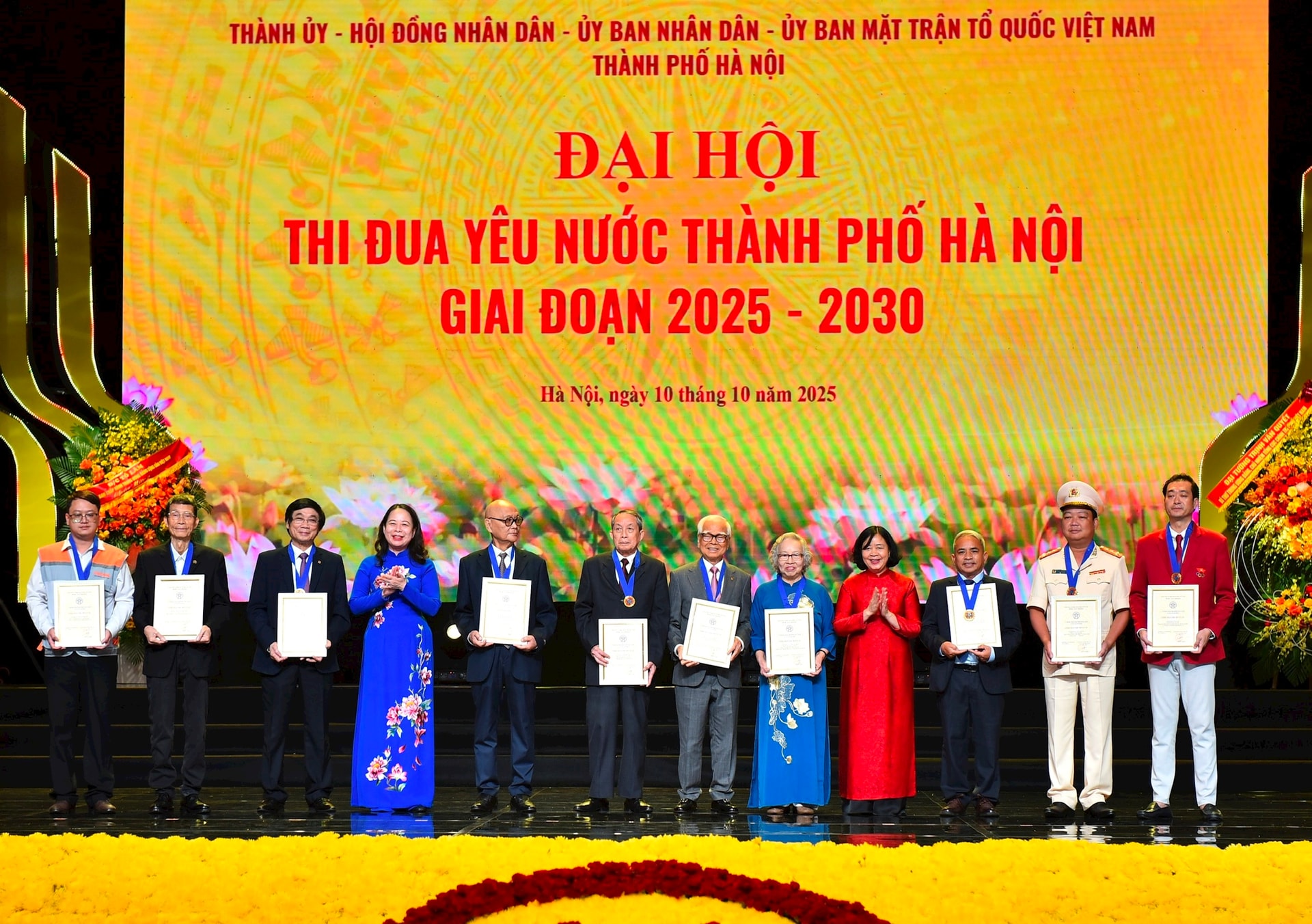 Đại hội Thi đua yêu nước thành phố Hà Nội: Tôn vinh những tấm gương tiêu biểu- Ảnh 10.