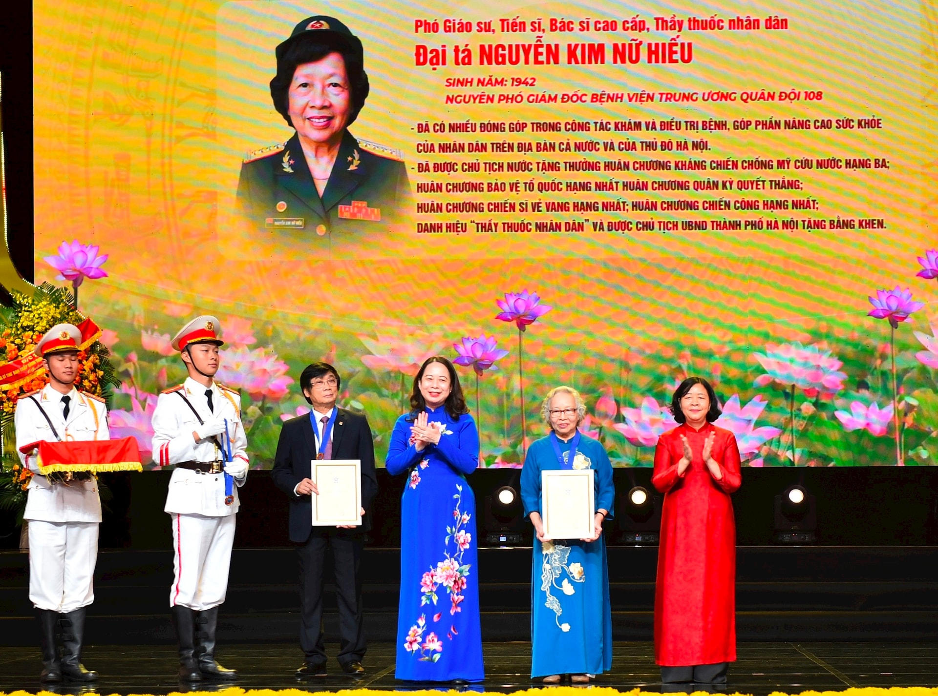 Đại hội Thi đua yêu nước thành phố Hà Nội: Tôn vinh những tấm gương tiêu biểu- Ảnh 8.