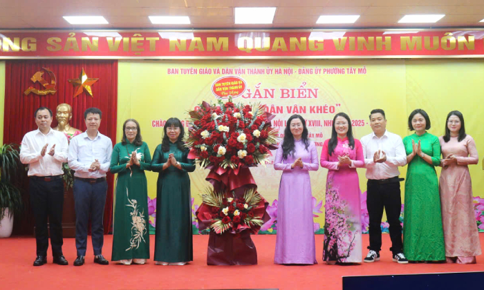 Gắn biển các công trình “Dân vận khéo” tiêu biểu trên địa bàn phường Yên Hòa và Tây Mỗ- Ảnh 3.