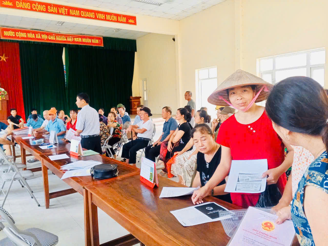 C:\Users\Admin\Desktop\Làm sạch dữ liệu đất đai\z7110726256296_b448ced53c96a2ee945f71f7b8fd7c42.jpg