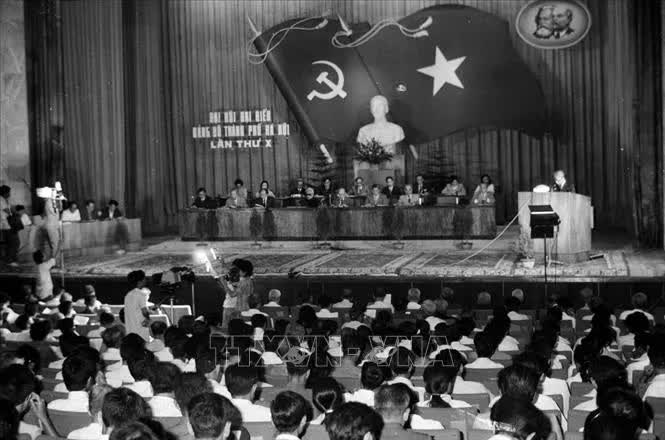Dấu ấn Đảng bộ thành phố Hà Nội qua các kỳ Đại hội- Ảnh 4.