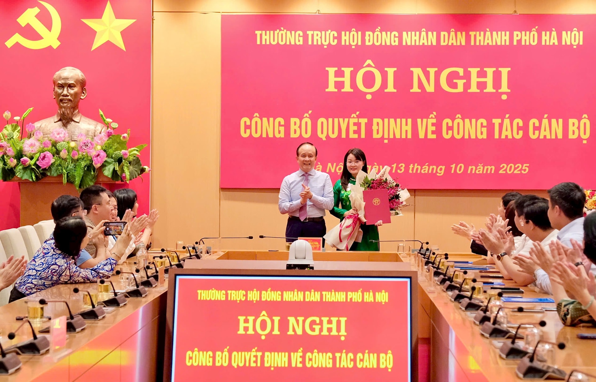 Đồng chí Phạm Thị Thanh Hương giữ chức vụ Phó Chánh Văn phòng Đoàn đại biểu Quốc hội và HĐND thành phố Hà Nội- Ảnh 1.