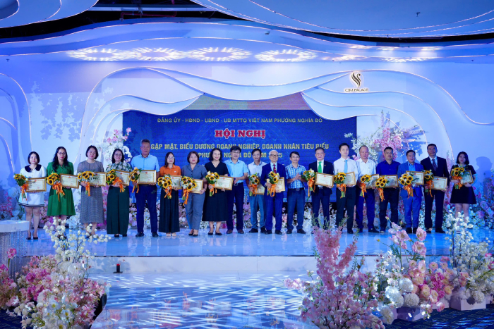 Phường Nghĩa Đô biểu dương doanh nghiệp, doanh nhân tiêu biểu năm 2025- Ảnh 3.