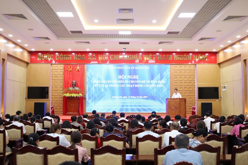 Quảng Oai đẩy mạnh chuyển đổi số, đưa trí tuệ nhân tạo vào hoạt động chuyên môn- Ảnh 1.