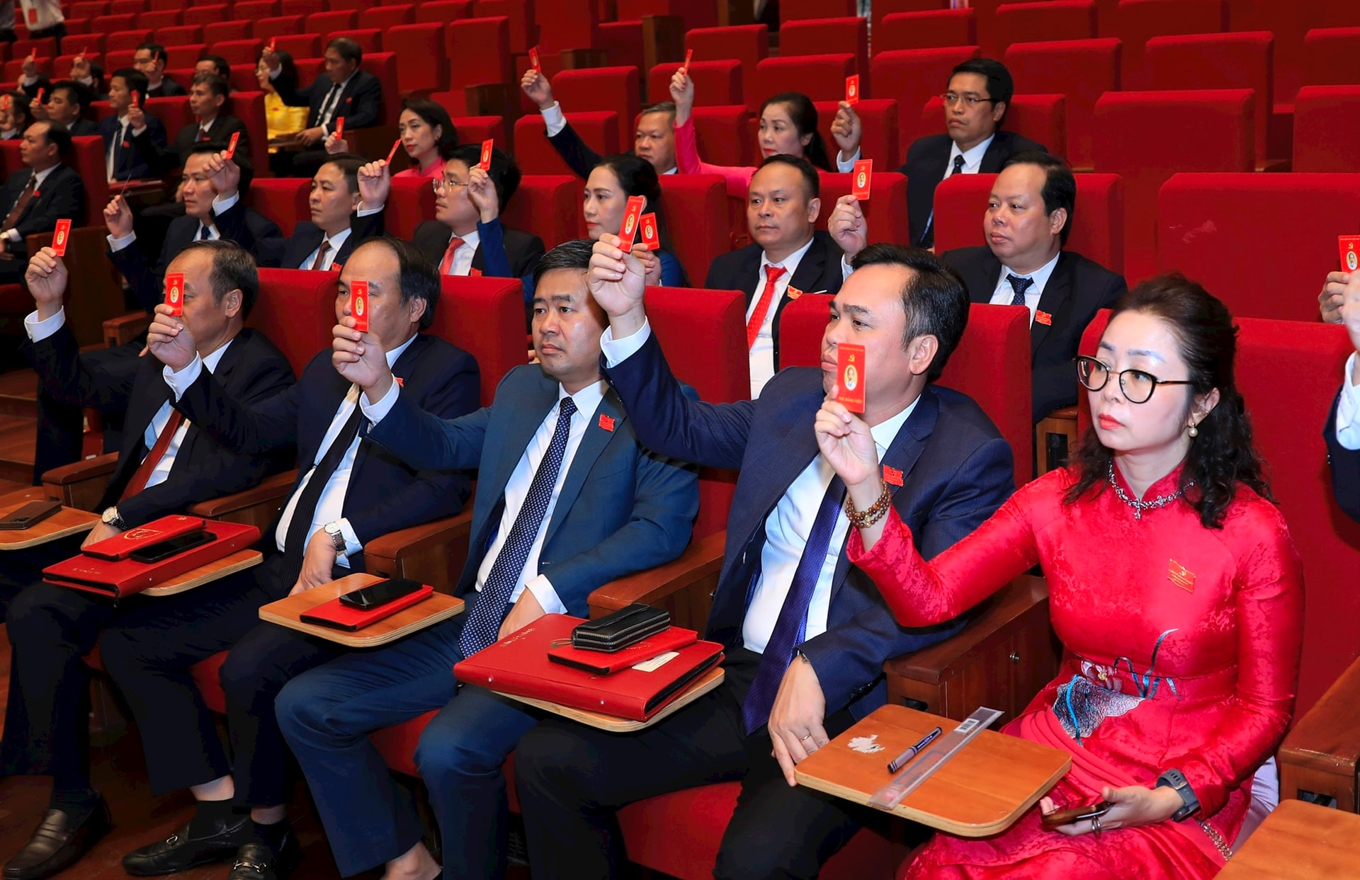 Công bố 75 đồng chí Ủy viên Ban Chấp hành Đảng bộ Thành phố khóa XVIII, nhiệm kỳ 2025-2030- Ảnh 1.