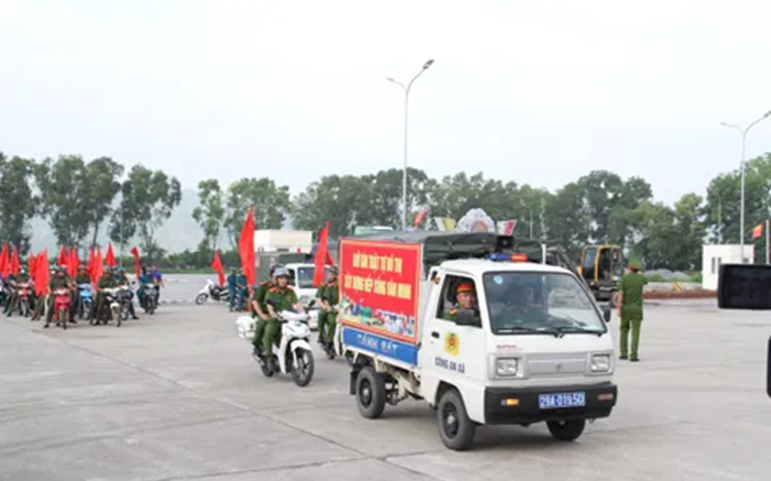 Việc ra quân nhằm lập lại trật tự kỷ cương, xây dựng bộ mặt đô thị - nông thôn ngày càng văn minh, sạch đẹp trên địa bàn.