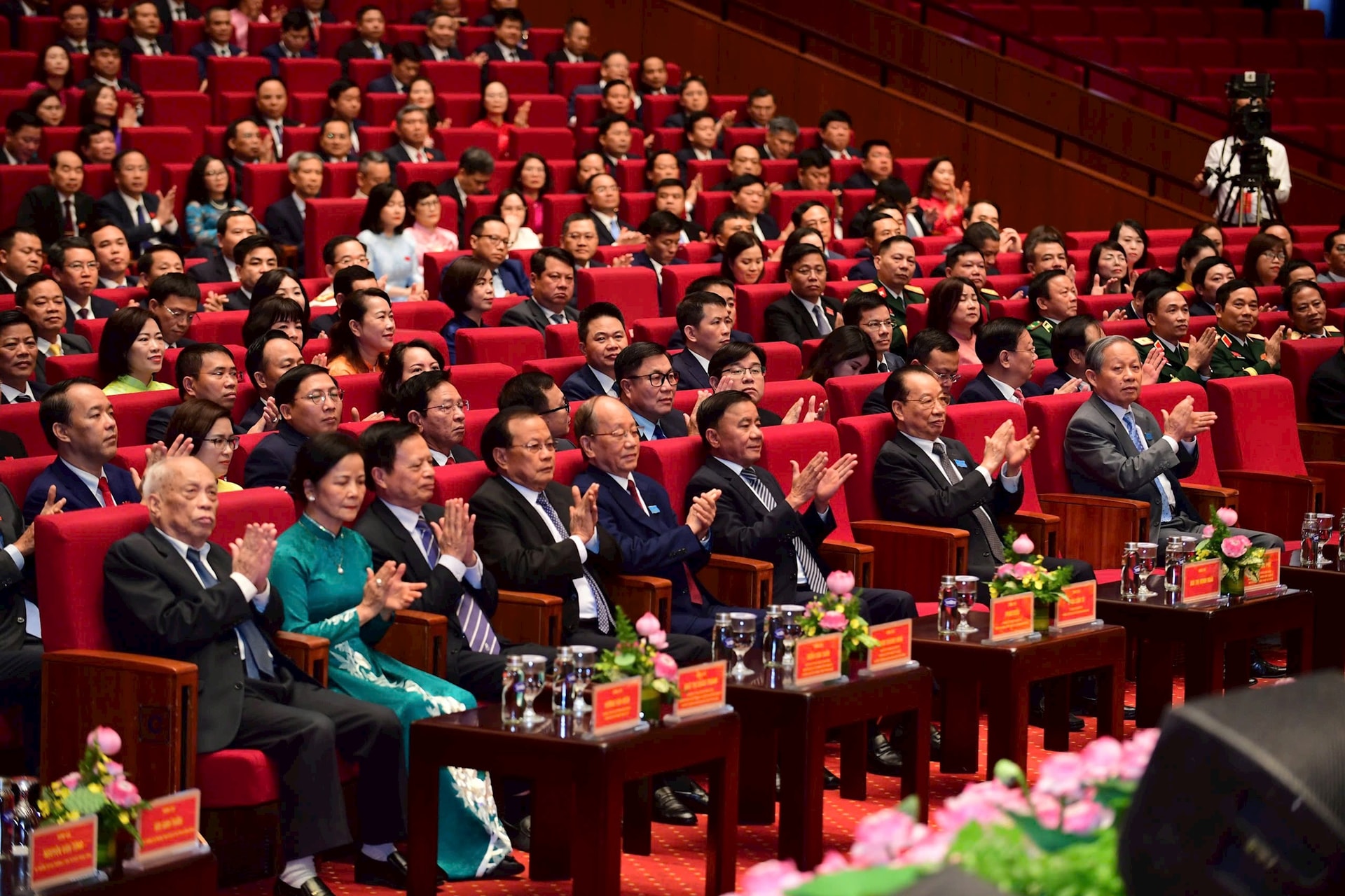Bế mạc Đại hội đại biểu Đảng bộ thành phố Hà Nội khóa XVIII, nhiệm kỳ 2025-2030- Ảnh 1.