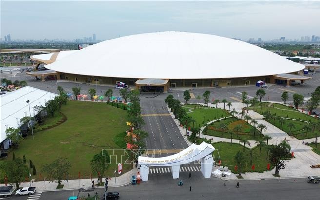 Hanoi increases bus routes to serve residents attending Autumn Fair 2025- Ảnh 1.