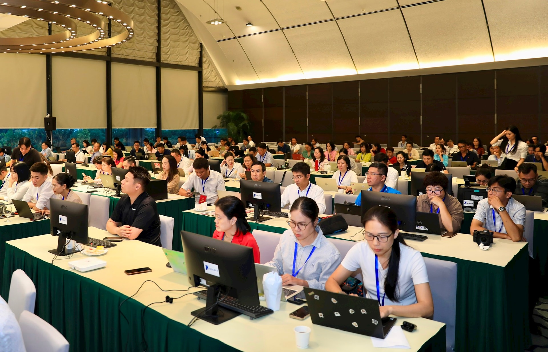 Thành ủy Hà Nội họp báo thông tin về kết quả Đại hội Đảng bộ Thành phố lần thứ XVIII- Ảnh 6. Thành ủy Hà Nội họp báo thông tin về kết quả Đại hội Đảng bộ Thành phố lần thứ XVIII- Ảnh 6.