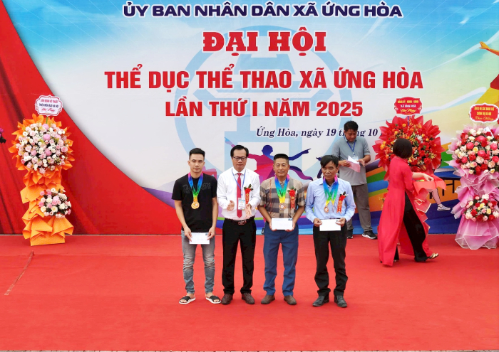 Khai mạc Đại hội thể dục - thể thao xã Ứng Hòa lần thứ I- Ảnh 3.