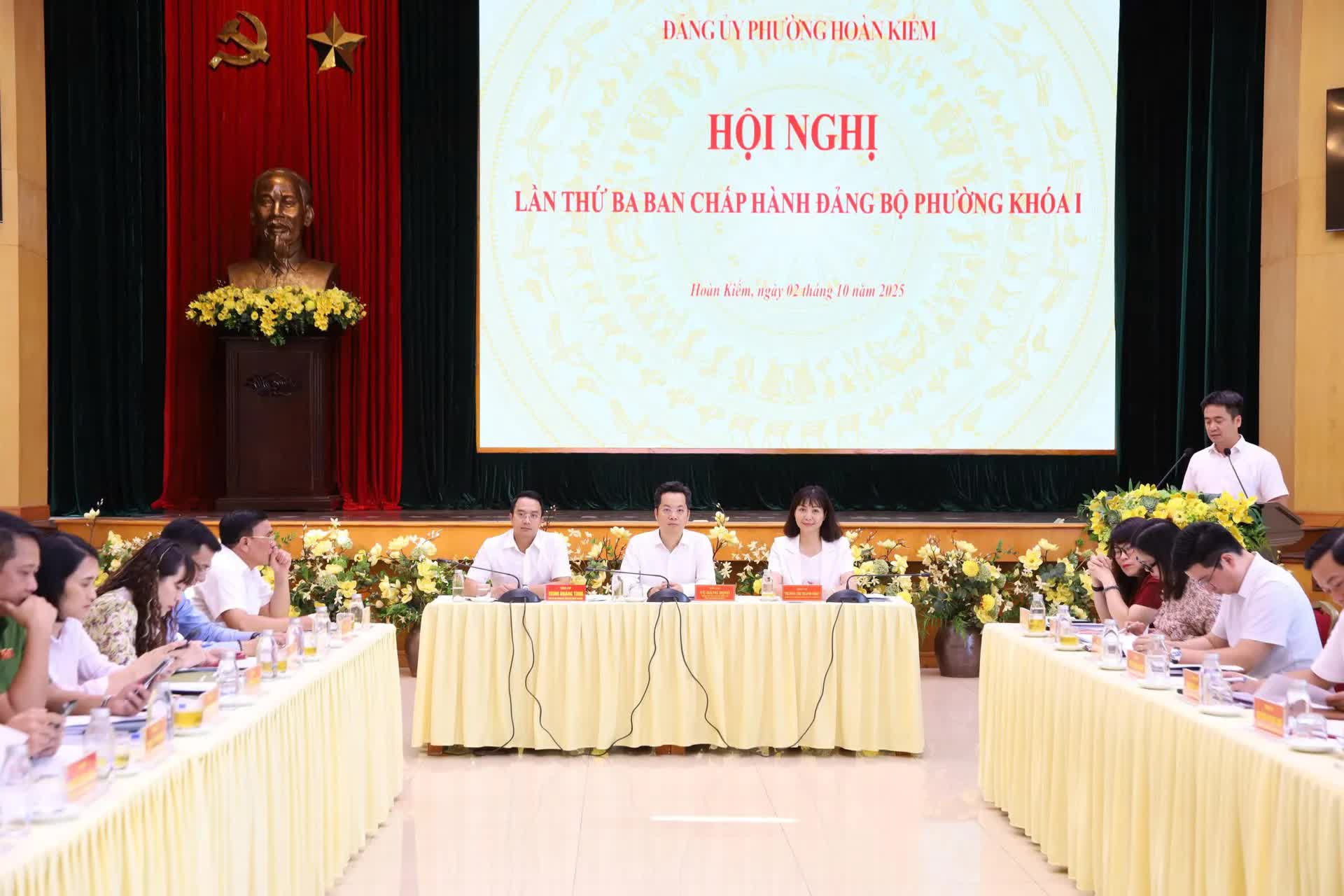 Thu ngân sách nhà nước trên địa bàn phường Hoàn Kiếm 9 tháng năm 2025 đạt hơn 11.500 tỷ đồng- Ảnh 3.