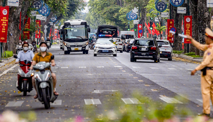 Công an thành phố Hà Nội bảo đảm an toàn giao thông phục vụ kỳ họp thứ mười, Quốc hội khóa XV- Ảnh 1.