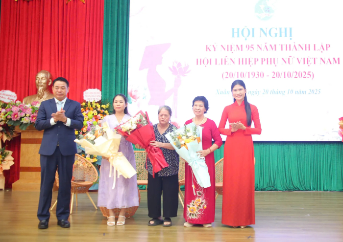 Phụ nữ phường Xuân Đỉnh tiên phong giữ gìn môi trường, xây dựng nếp sống văn hóa- Ảnh 2.