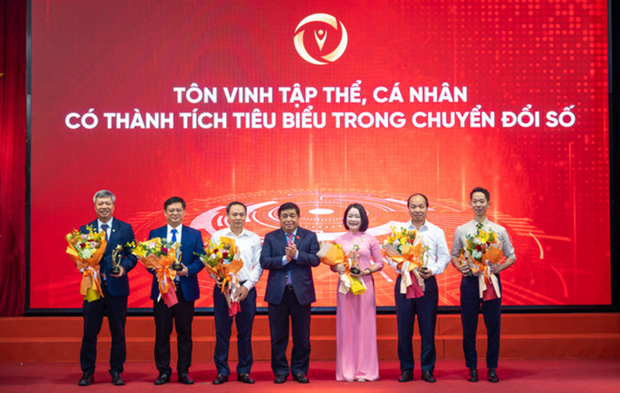Hà Nội dẫn đầu cả nước về Chỉ số Chuyển đổi số cấp tỉnh, thành phố trực thuộc Trung ương năm 2024- Ảnh 5.