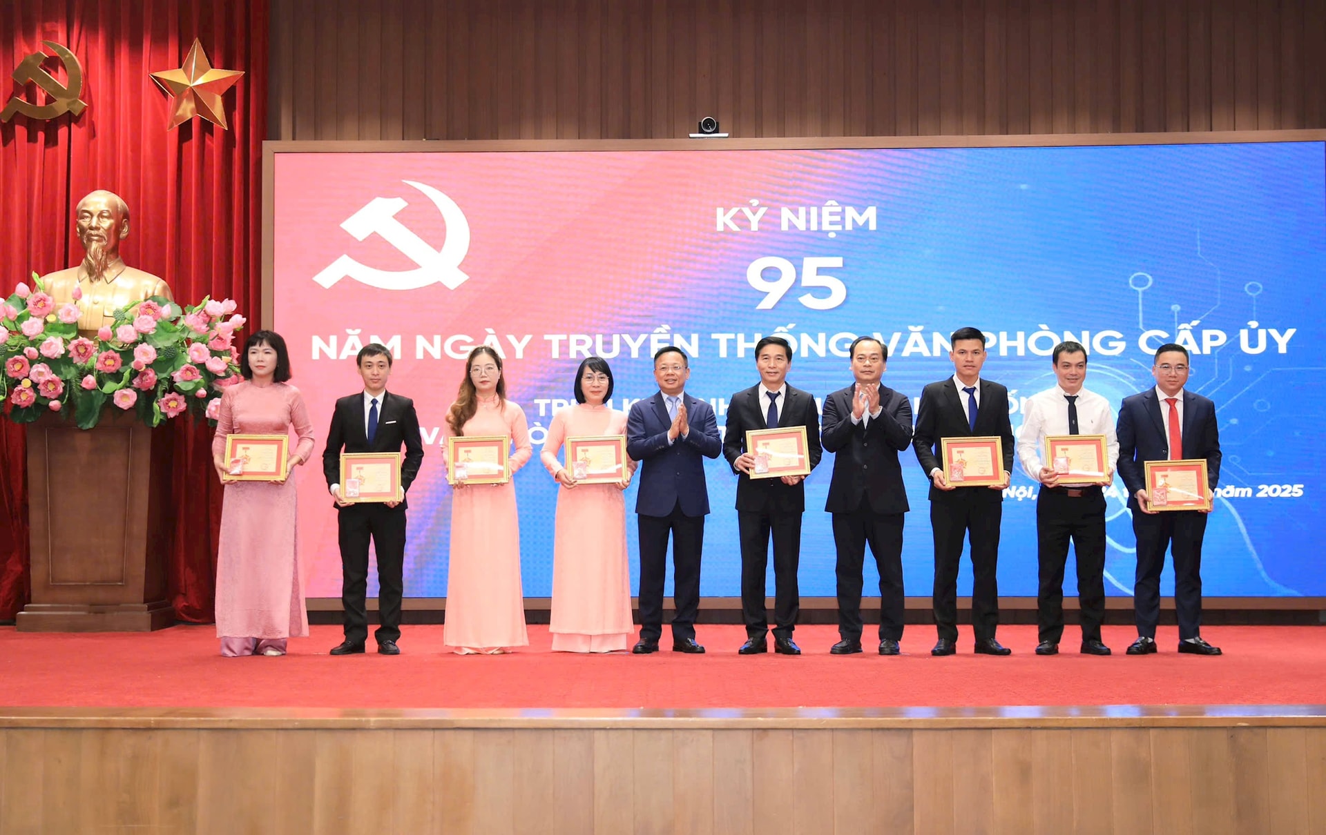 Cán bộ văn phòng cấp ủy phải có Tư duy số, thích ứng nhanh với giai đoạn mới- Ảnh 3.