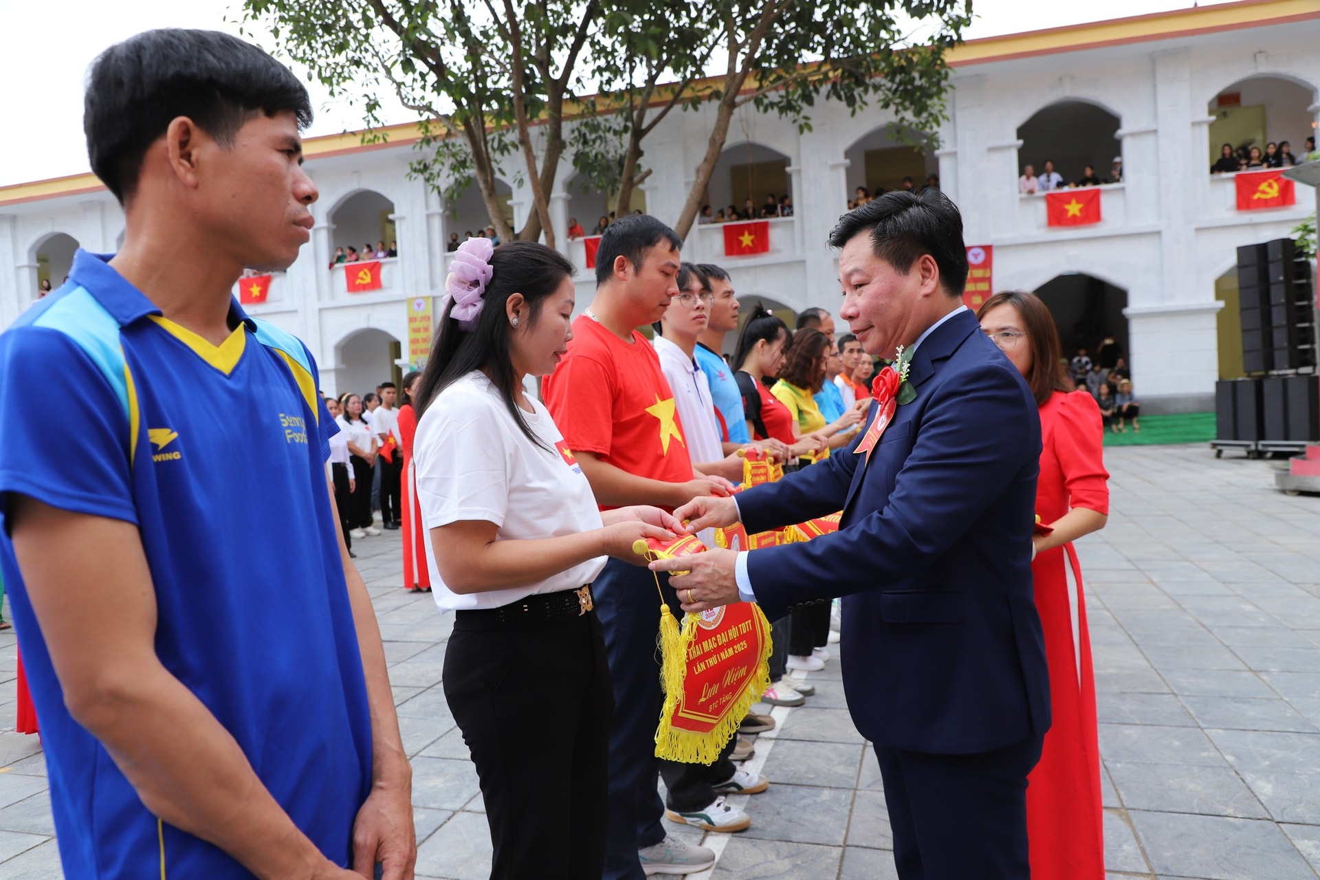 Tưng bừng khai mạc Đại hội thể dục - thể thao xã Yên Xuân lần thứ I- Ảnh 5.