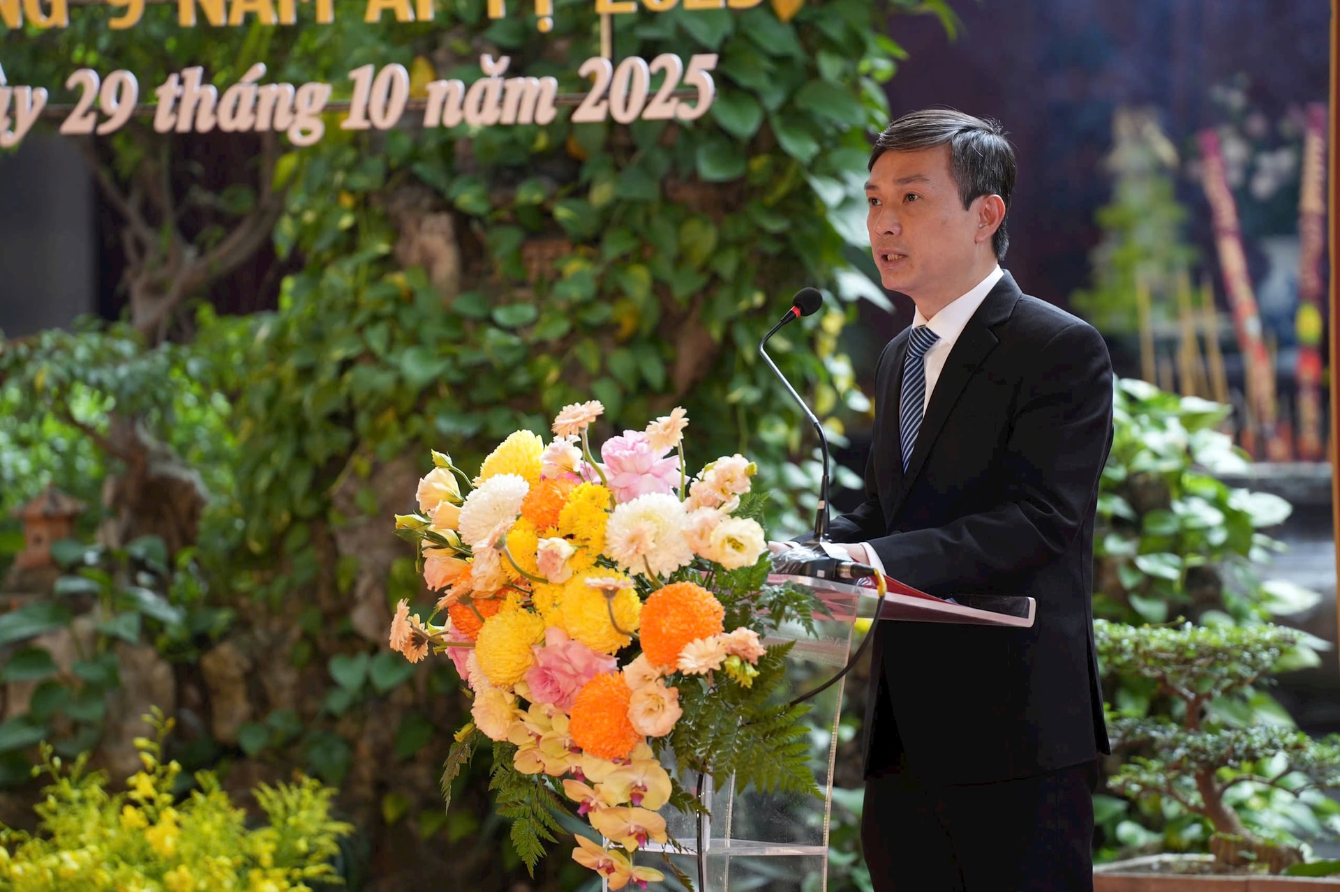 Lễ hội truyền thống tại đền Quán Thánh - Gìn giữ nét văn hóa giữa lòng Hà Nội- Ảnh 4. Lễ hội truyền thống tại đền Quán Thánh - Gìn giữ nét văn hóa giữa lòng Hà Nội- Ảnh 4.