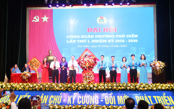 Phu Dien Wards fackförenings första kongress - Foto 1. Đại hội Công đoàn phường Phú Diễn lần thứ I- Ảnh 1.