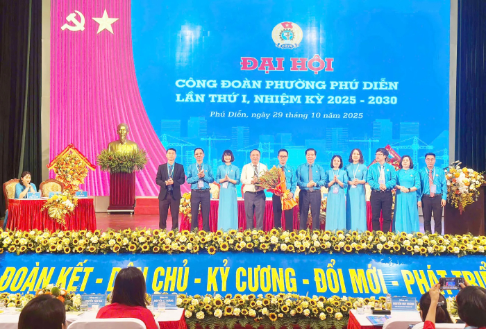 Phu Dien Wards fackförenings första kongress - Foto 4. Đại hội Công đoàn phường Phú Diễn lần thứ I- Ảnh 4.