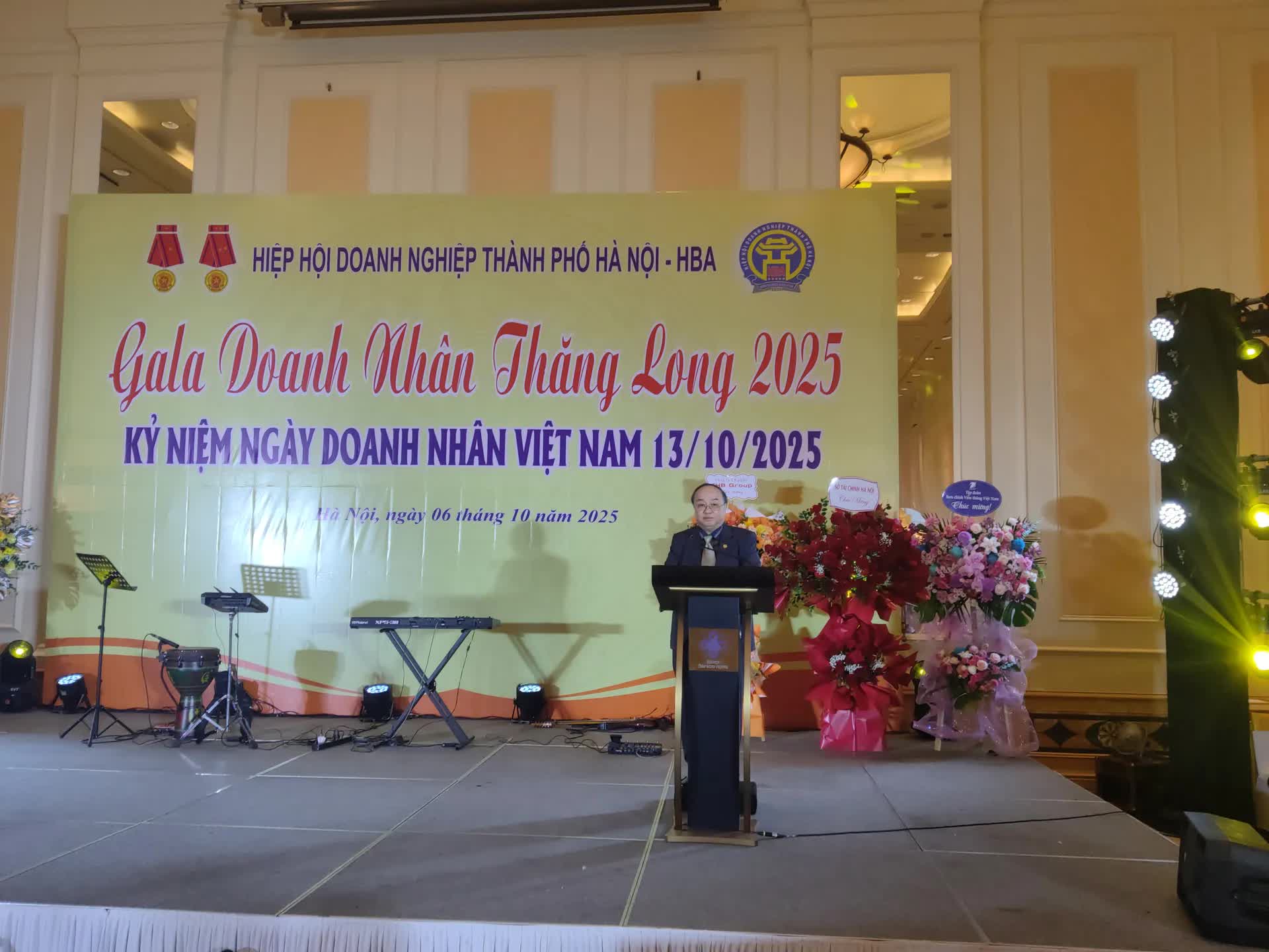 Hà Nội tôn vinh doanh nghiệp, doanh nhân Thủ đô tiêu biểu xuất sắc- Ảnh 3.