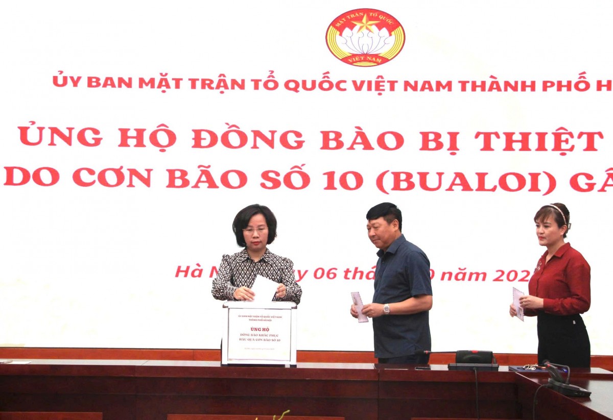 Cơ quan Ủy ban MTTQ Việt Nam thành phố Hà Nội ủng hộ đồng bào bị thiệt hại do cơn bão số 10- Ảnh 3.