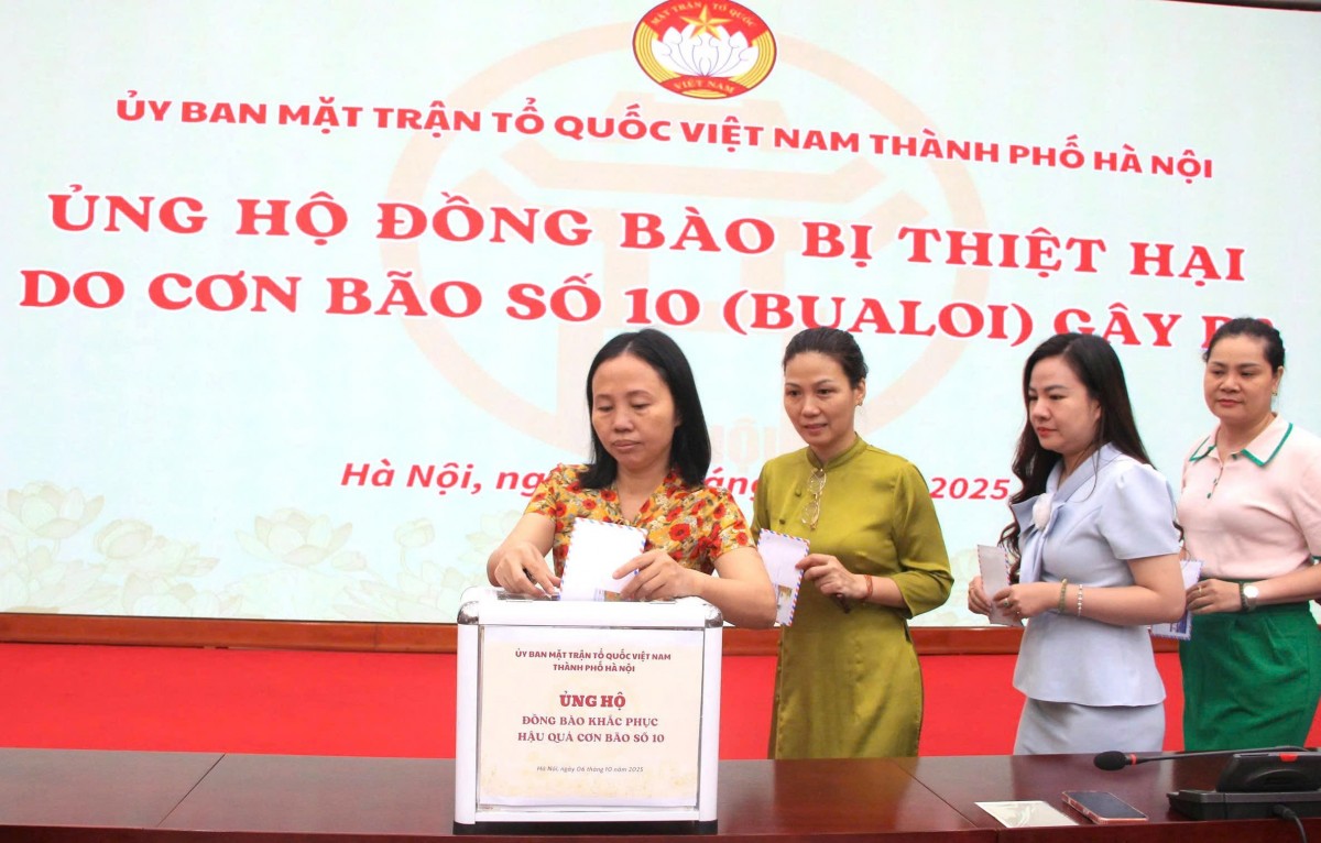 Cơ quan Ủy ban MTTQ Việt Nam thành phố Hà Nội ủng hộ đồng bào bị thiệt hại do cơn bão số 10- Ảnh 5.